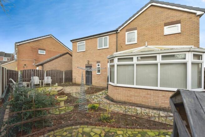 4 bed Detached for sale Image 12