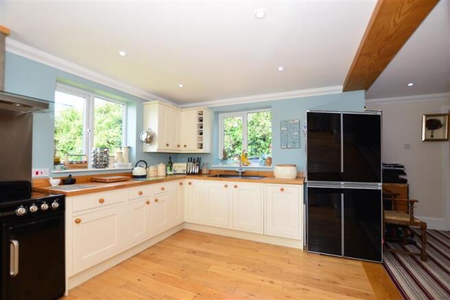 Kitchen/ Dining Area