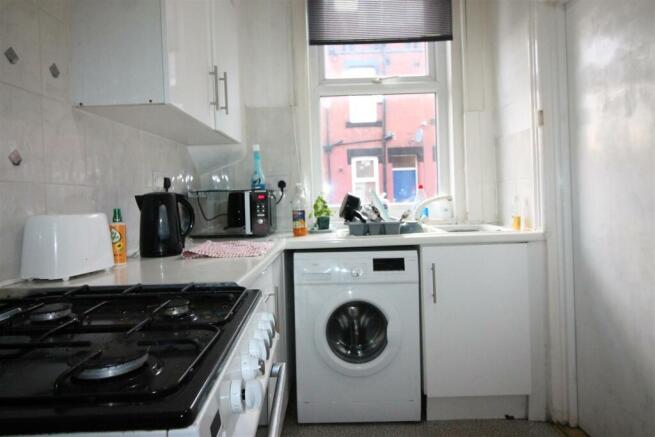 3 bed House to rent Image 4