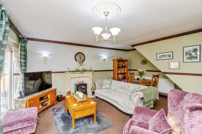 Broadmeadows Close, Willenhall photo 4