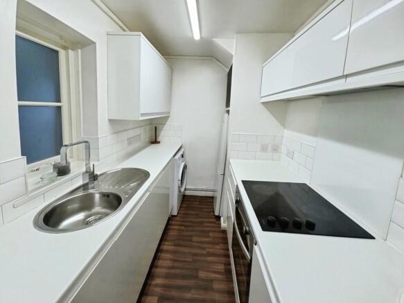 Kitchen (c)