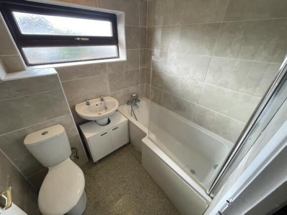 3 bed Terraced to rent Image 11