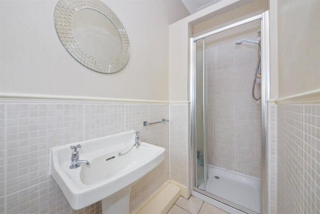 SHOWER ROOM.jpg