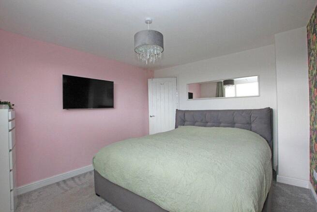 3 bed Semi-Detached for sale Image 7