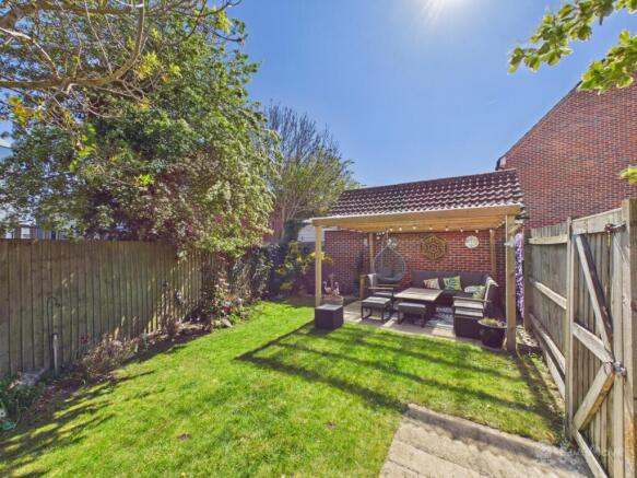 Garden- Mark Stephens EweMove Newmarket and Soham 