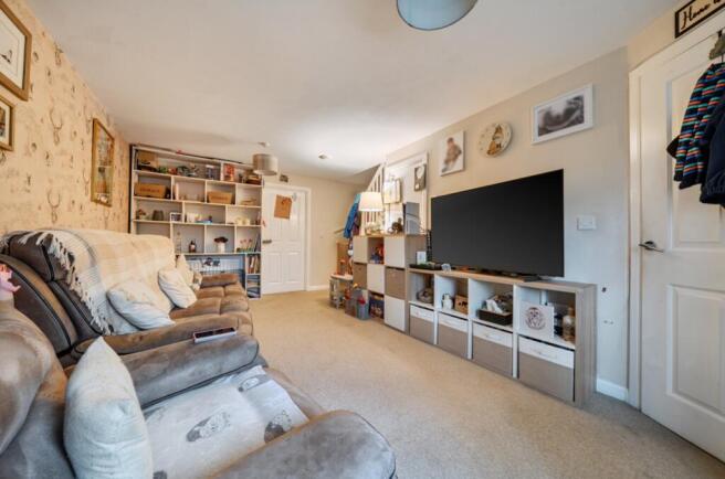 1402074-5-696e4ba1089bd