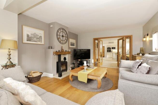 4 bed Detached for sale Image 4
