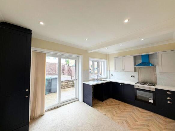 2 bed Semi-Detached for sale Image 6