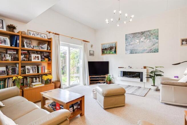 4 bed Detached for sale Image 5