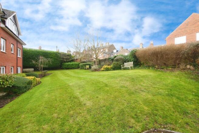 2 bed Apartment for sale Image 6