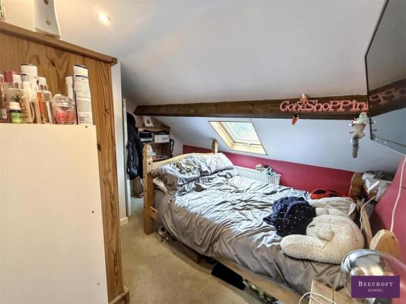 3 bed Terraced for sale Image 10