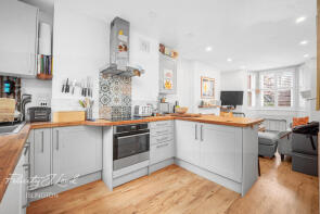 2, 359 Albert Mansions, Liverpool Road, London N1 1NW