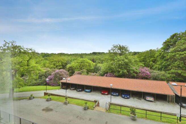 2 bed Flat for sale Image 4