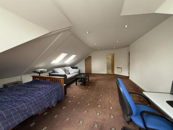 2 bed Apartment for sale Image 12