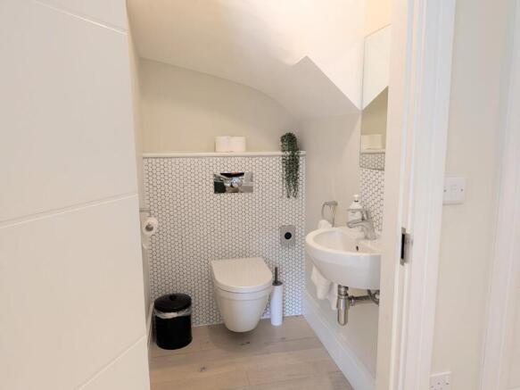 2 bed Semi-Detached to rent Image 4
