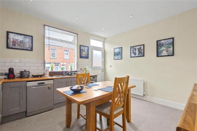 4 bed Terraced for sale Image 11