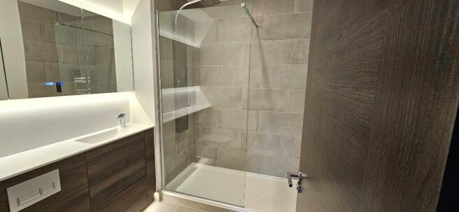 En Suite 1