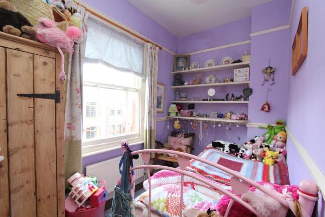4 Spencer Ave Bed3 WEB.jpg