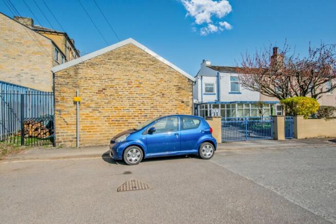 3 bed Terraced for sale Image 6