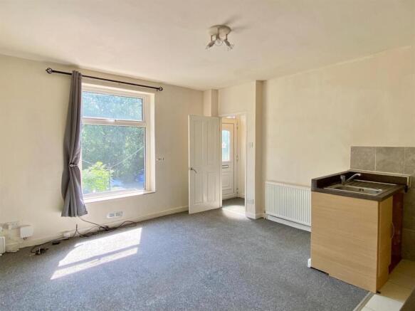 2 bed House for sale Image 5