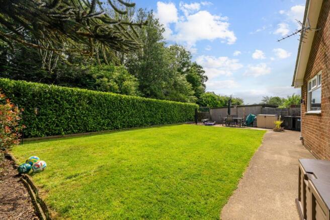 3 bed Detached Bungalow for sale Image 4