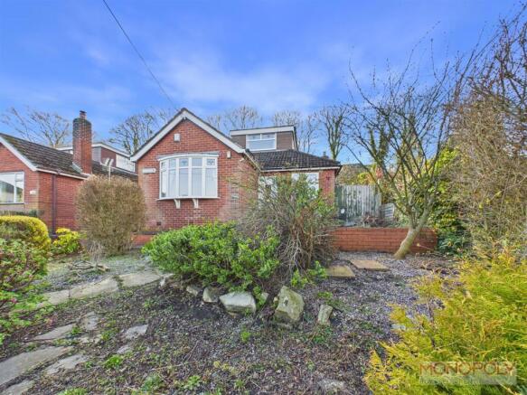 4-bed detached on Top Road, Summerhill, LL11, £250,000