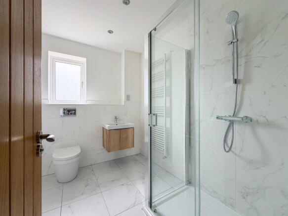 4 bed Detached for sale Image 9