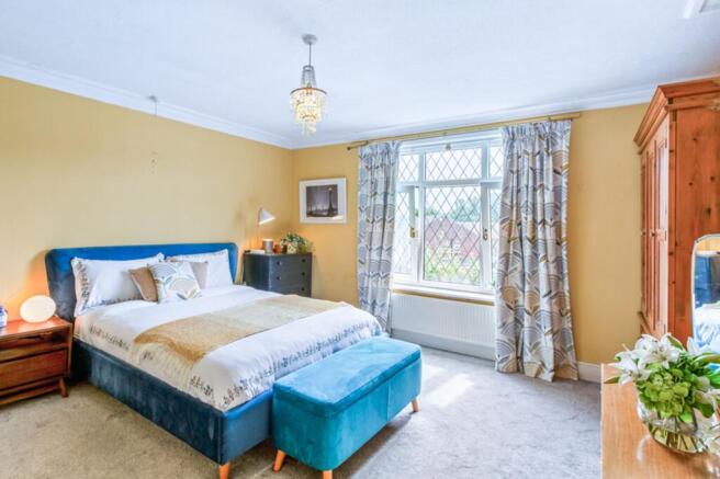 5 bed Terraced for sale Image 9