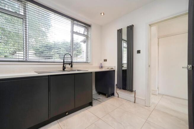 2 bed Detached for sale Image 7