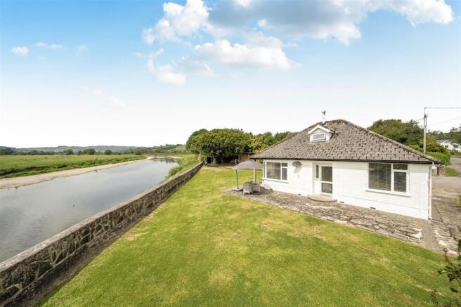 2-bed detached on Glasbury, Hereford, HR3, £395,000
