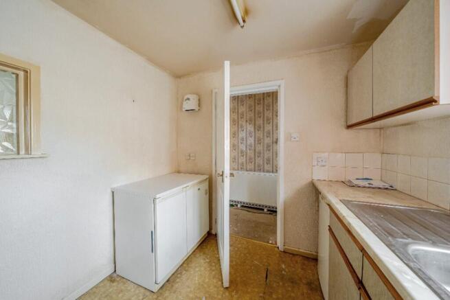 2 bed Ground Flat for sale Image 4