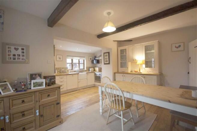 Kitchen/Dining Area