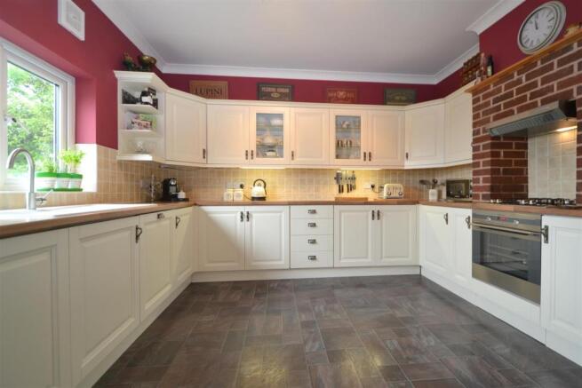 kitchen1.JPG