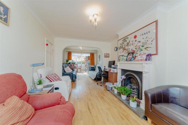 Lounge/Dining Room