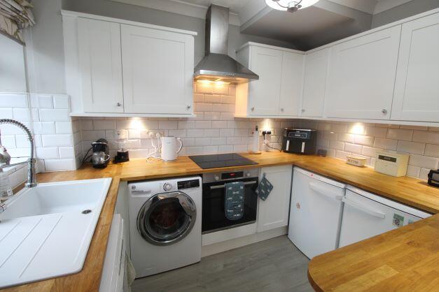 R Kitchen.jpg