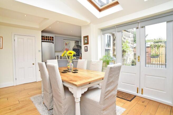 4 bed Terraced for sale Image 6