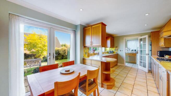 Heatherfold Way, Pinner photo 4