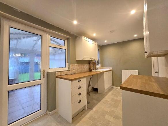 Handley Close, Ryton-On-Dunsmore - Kitchen