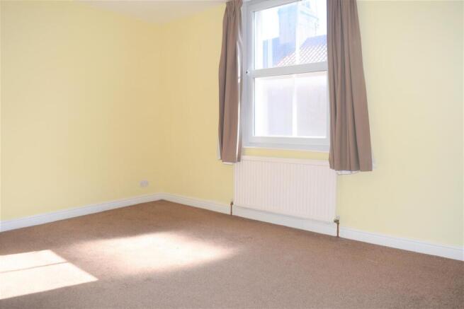 3 bed Flat for sale Image 10