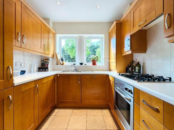 2 bed Flat for sale Image 12