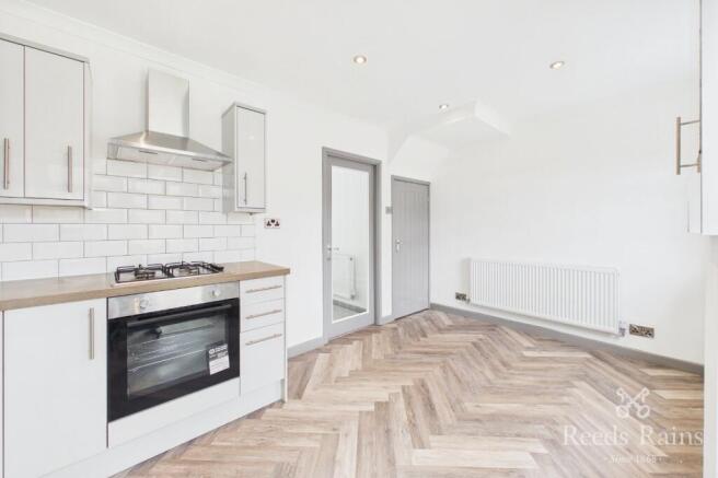 3 bed Terraced to rent Image 5