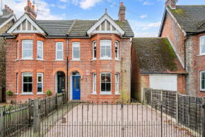 Kelvedon, Oxted Road, Godstone RH9 8AD