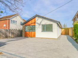 100a, Plumberow Avenue, Hockley SS5 5AG