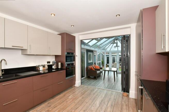 Kitchen/ Breakfast Room