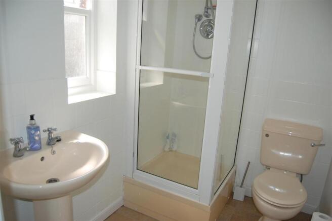 EN SUITE SHOWER ROOM