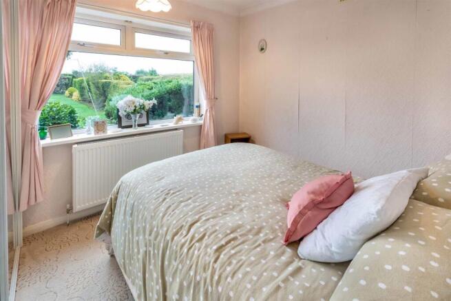 3 bed Bungalow for sale Image 8