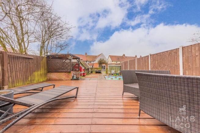 Frinton-Road-Frinton-on-Sea-semi-detached-house-IM