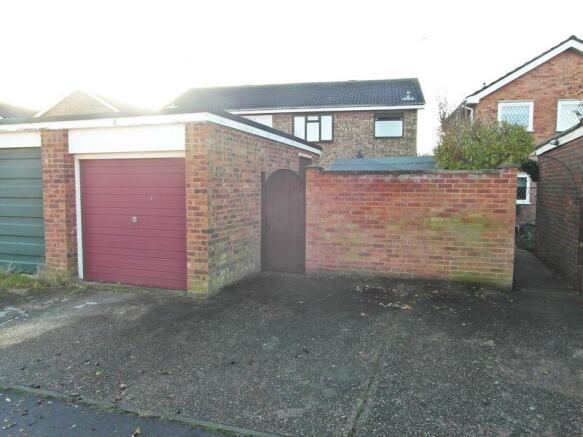 Garage & Parking