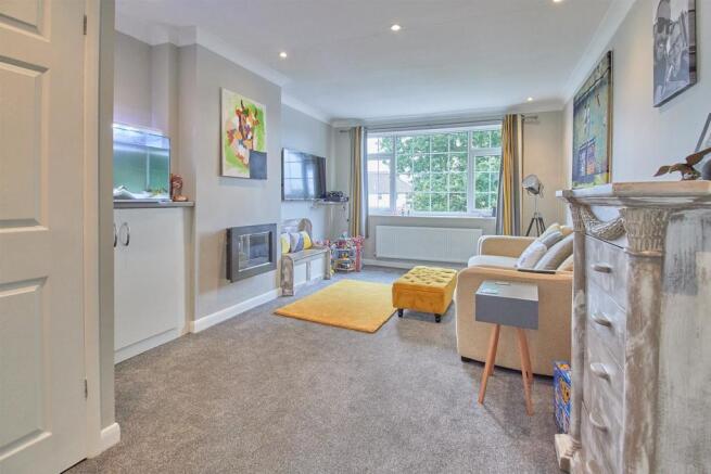 Lounge Dining Room to Rear