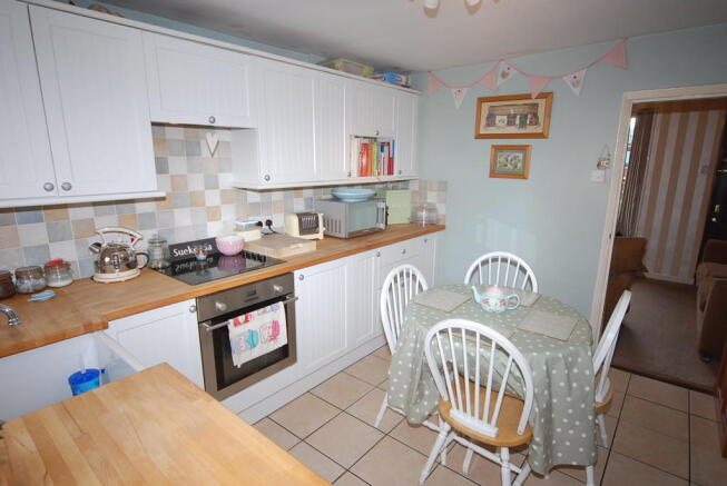 KITCHEN DINER